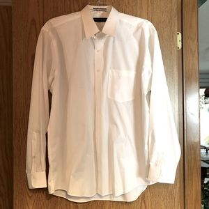 Very classy men’s dress shirt size 71.5 35/36